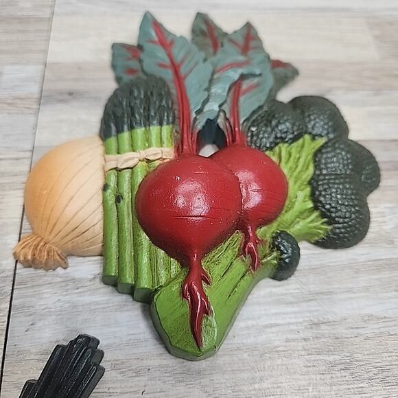 Vtg Lot of 3 Home Interiors Vegetable Plaques Veggie Wall Decor Kitchen Retro - Picture 4 of 6